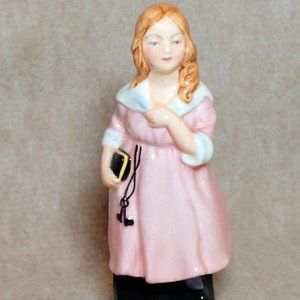 Royal Doulton "Little Nell" C. Dickens Vintage Home/Office Collectible Statue